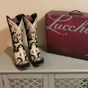 Cowgirl Boots! Lucchese Brand, women size 7.5.